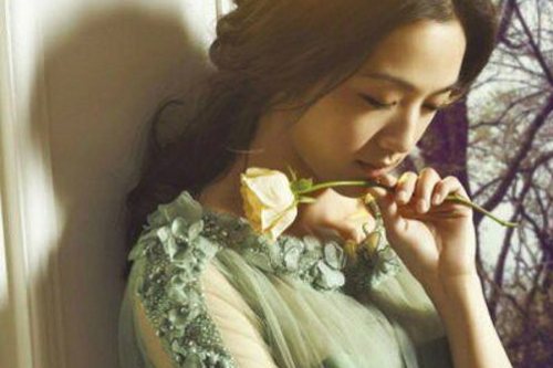 落花有意,流水无情