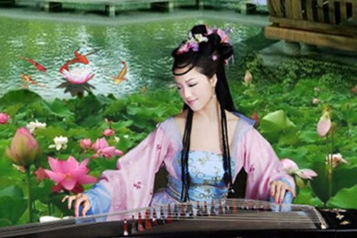 如莲的女子